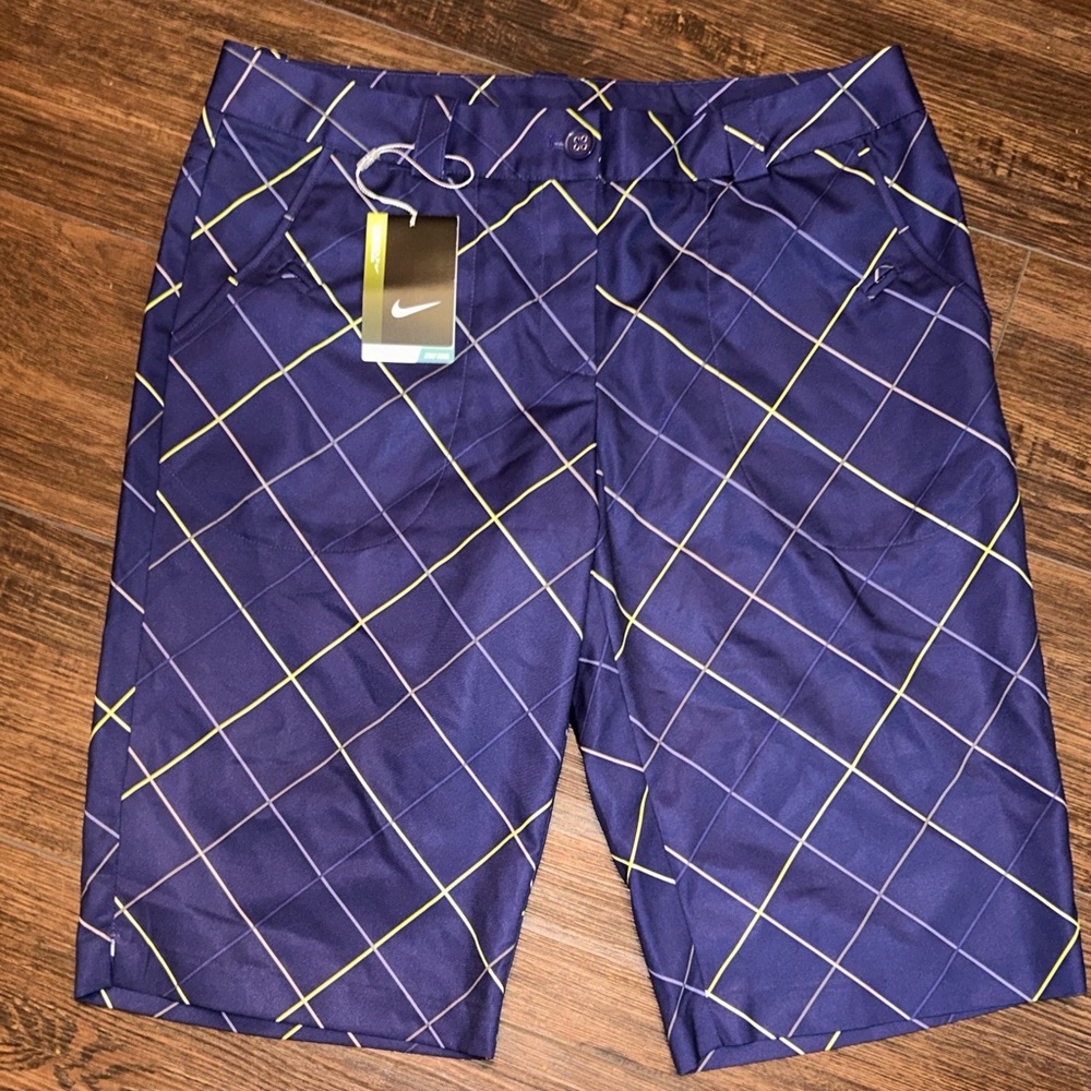 Nike Women’s Dri-Fit Golf Short - NWT - Size 10